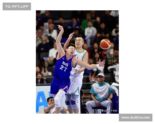 周琦重返新疆男篮引爆新赛季 聚焦球队阵容化学反应与争冠前景 周琦重返新疆男篮引爆新赛季 聚焦球队阵容化学反应与争冠前景