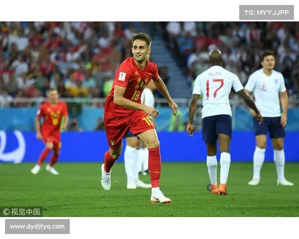 张伯伦的踢球位置技巧解析及其在不同位置上的战术贡献