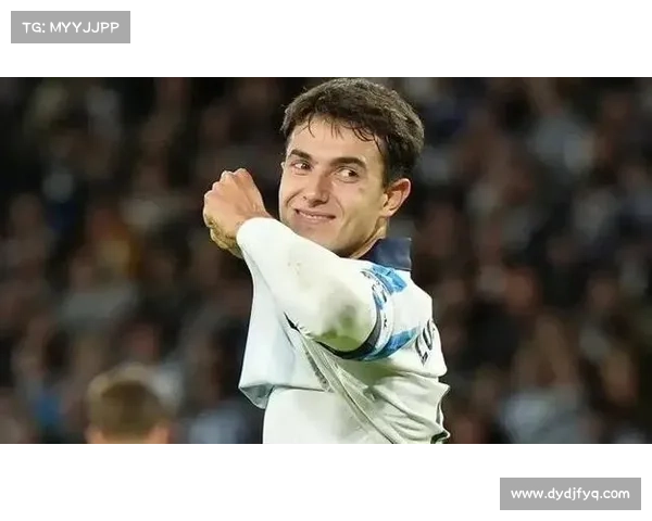 深入了解阿森纳传奇人物的生平与成就探索英国足球名宿的辉煌历史 深入了解阿森纳传奇人物的生平与成就探索英国足球名宿的辉煌历史