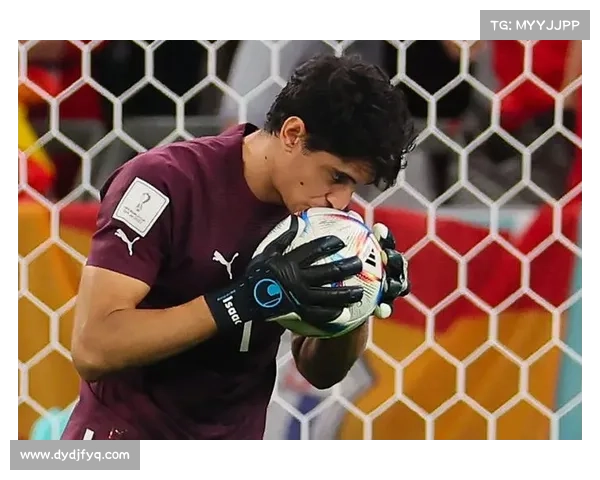 守门员扑点球方向判断的技巧与心理策略探讨