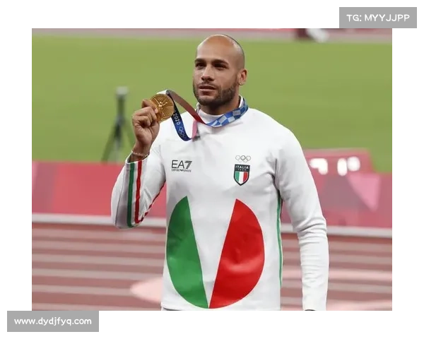 意大利男子篮球队在欧洲锦标赛上勇夺银牌 展现出强大实力与团结精神 意大利男子篮球队在欧洲锦标赛上勇夺银牌 展现出强大实力与团结精神